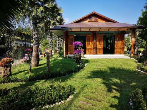 Hotel Royal Train Garden Resort