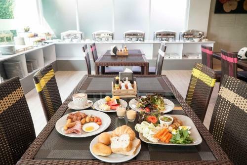 Nantra Chiangmai Riverfront Hotel