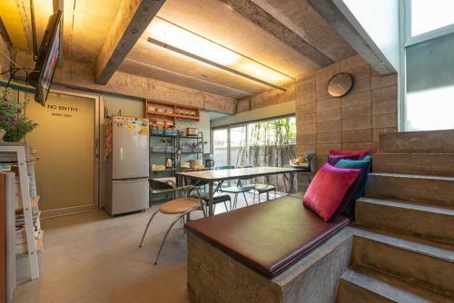 Hostal Heyha House