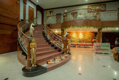 Happiness Garden Hotel