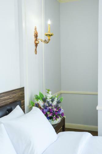 The Maceo Hotel