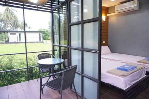 Hostal Baan Rim Nam Resort