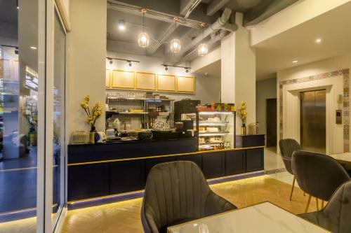 Montree Phuket Hotel
