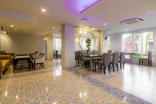 Montree Phuket Hotel