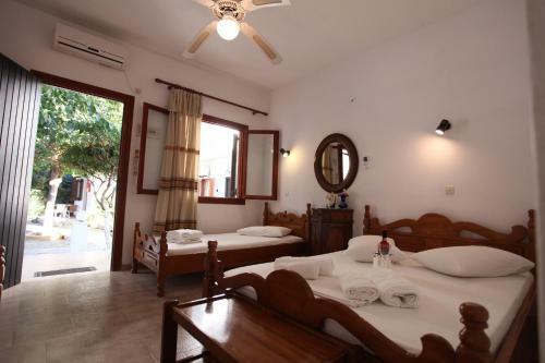 Hostal Studios Avra