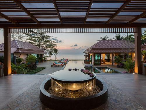 Angthong Villa