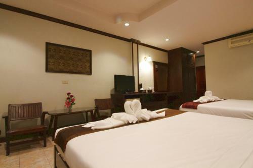 Baan Veerakit Hotel