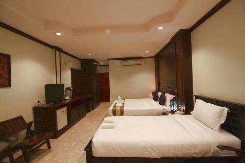 Baan Veerakit Hotel