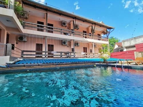 Baan Veerakit Hotel