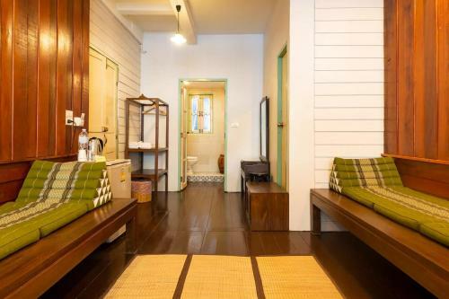 Hostal Ishome& Hashery