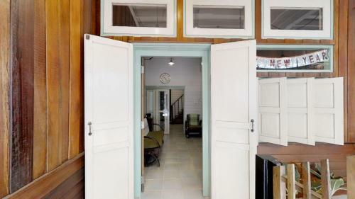 Hostal Ishome& Hashery
