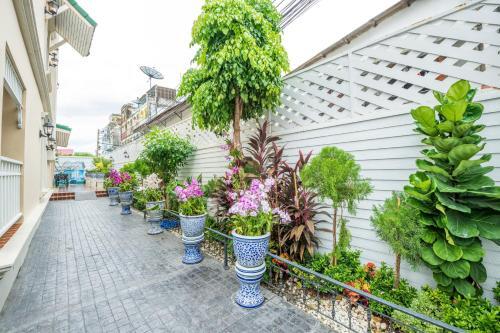 Hotel The Orchid House 153
