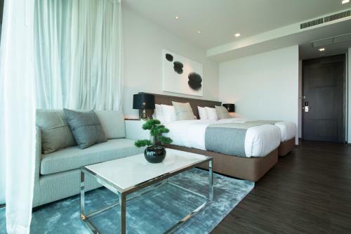 Civic Horizon Hotel & Residence