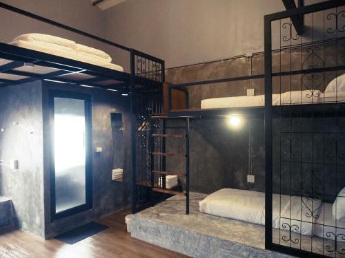 Silom Space Hostel