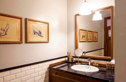Hotel Bangkok Publishing Residence
