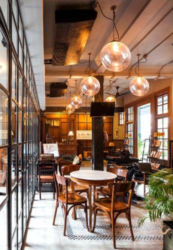 Hotel Bangkok Publishing Residence