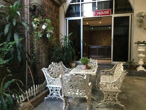 Hostal The Grand Palace Hostel