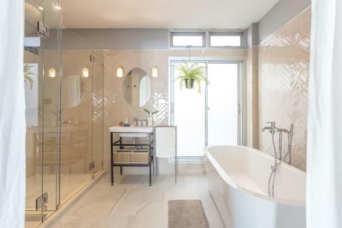 Hotel Vacation Bangkok, The Artistic Home
