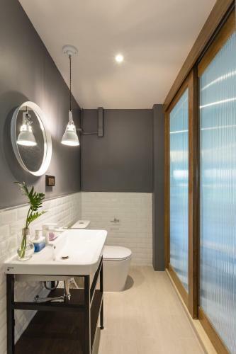 Hotel Vacation Bangkok, The Artistic Home