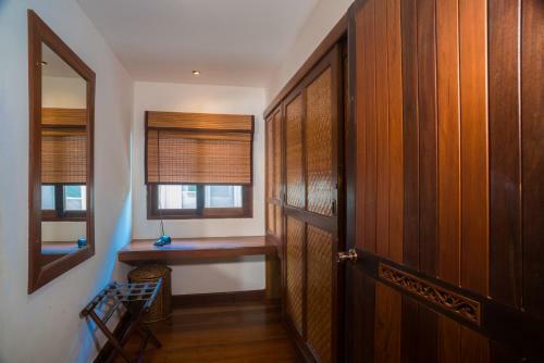 Beachfront Resort Villa Baan Banburee 4br