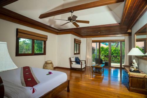 Beachfront Resort Villa Baan Banburee 4br
