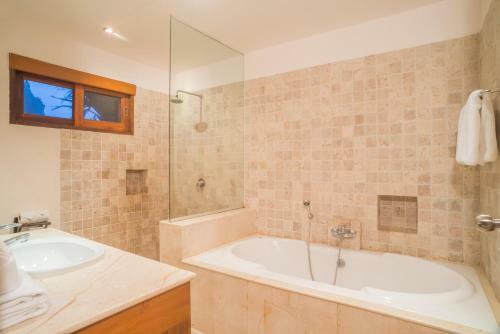 Beachfront Resort Villa Baan Leelavadee 4br