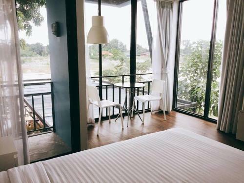 Hostal Baan Khun Nine