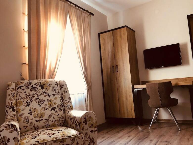 S�vari Hotel