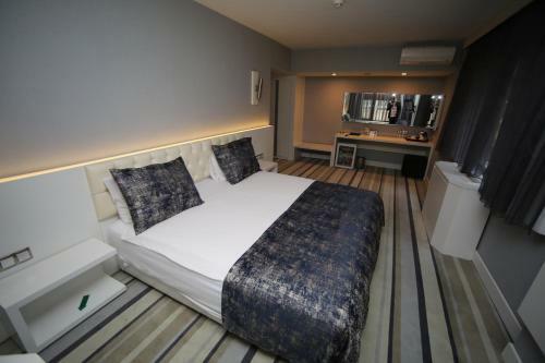 Grand Nora Hotel