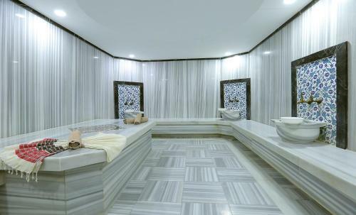 Q Hotel