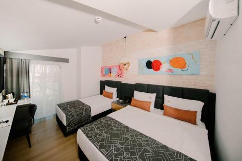 Laren Sea Side Hotel Spa