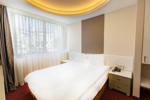 Bed & Breakfast Is Hotel