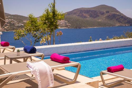 Kalkan Saray Suites Hotel