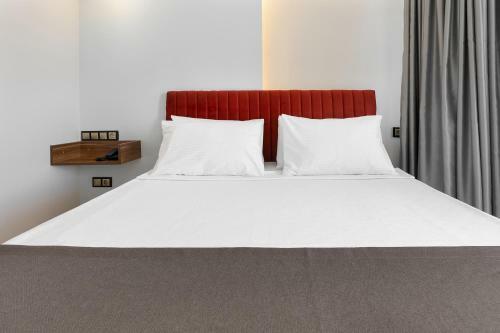 Theluna Suite Hotel