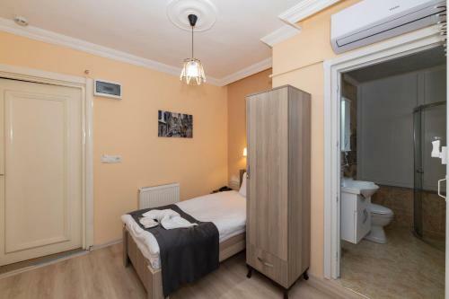 Golden Flower Hotel