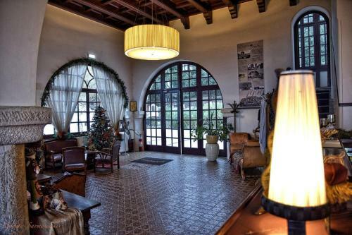 Elafos Hotel