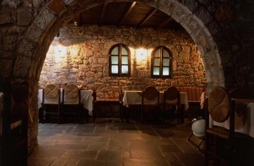 Hotel Tsitsiris Castle