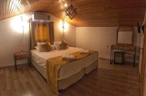 Hotel La Mira Suites