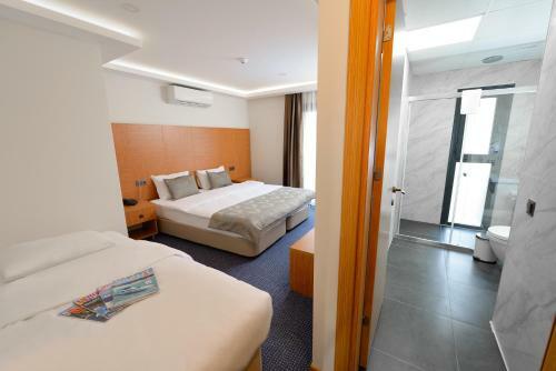 Saatl? Hotel