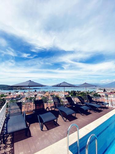 Villa View Suit