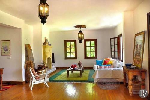 Marmaris Villa Sleeps 7 Pool Air Con Wifi