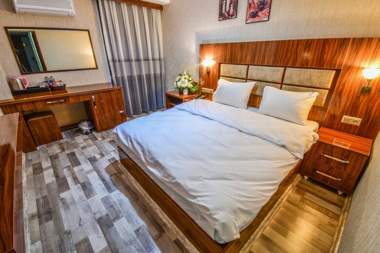 Mar?na Hotel