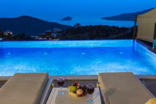 Kalkan Villa Sleeps 6 With Pool And Air Con