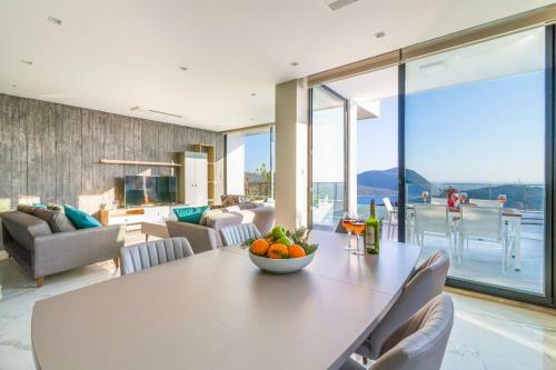Kalkan Villa Sleeps 6 With Pool Air Con And Wifi