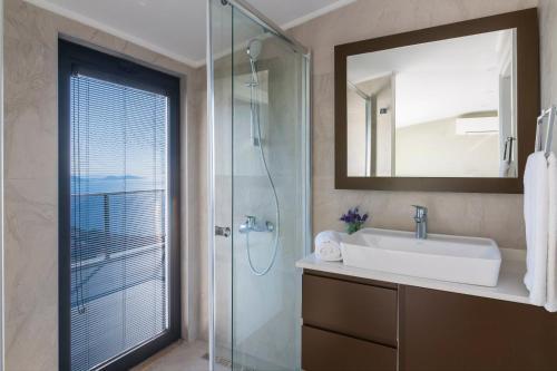 Kalkan Villa Sleeps 6 With Pool Air Con And Wifi