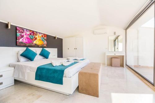 Kalkan Villa Sleeps 10 With Pool Air Con And Wifi