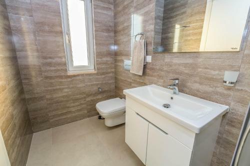 Kalkan Villa Sleeps 8 With Pool Air Con And Wifi
