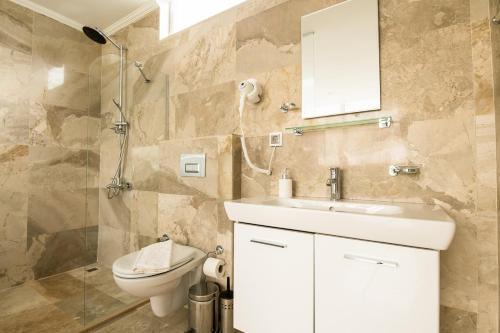 Kalkan Villa Sleeps 8 With Pool And Air Con
