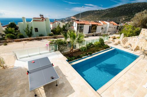 Kalkan Villa Sleeps 8 With Pool And Air Con
