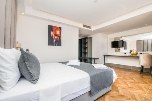 Hotel Fly Inn